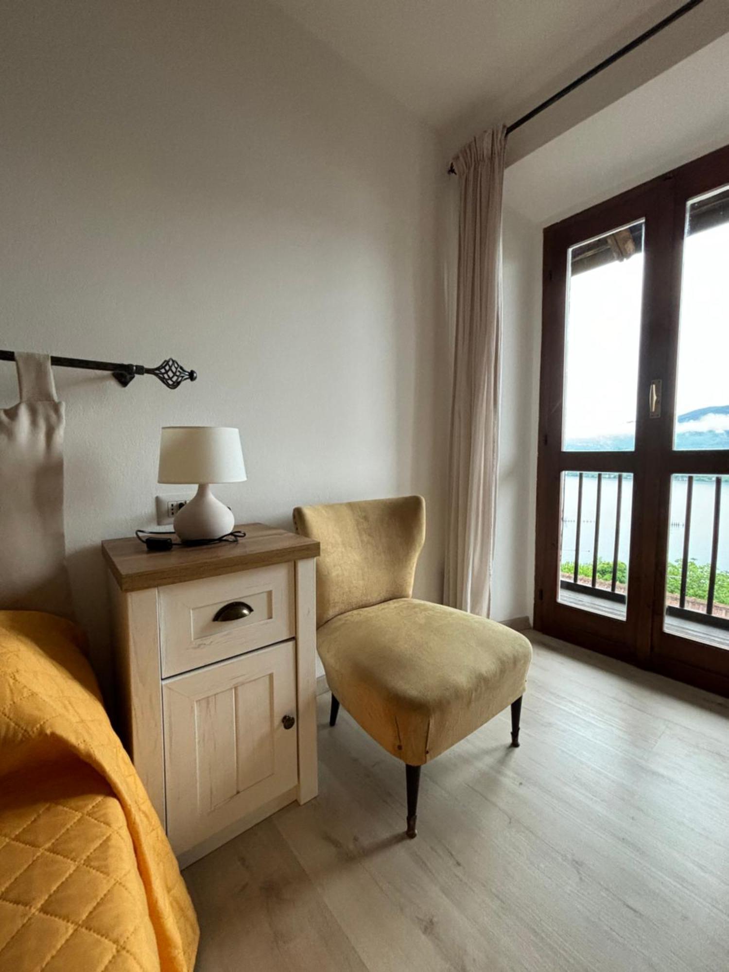 Ferienwohnung Casa Zoe Ameno Exterior foto